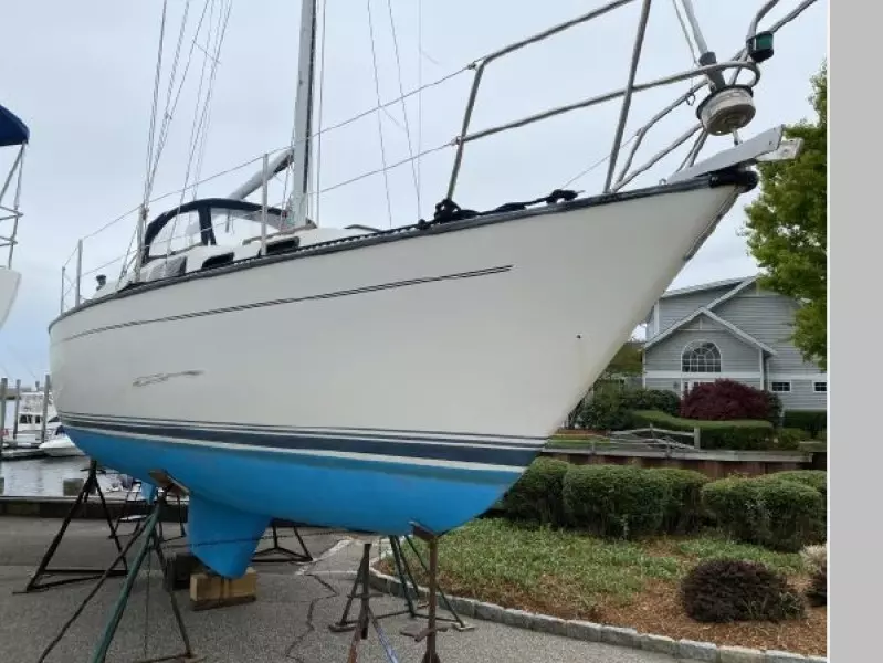 1987 S2 Center Cockpit Sloop