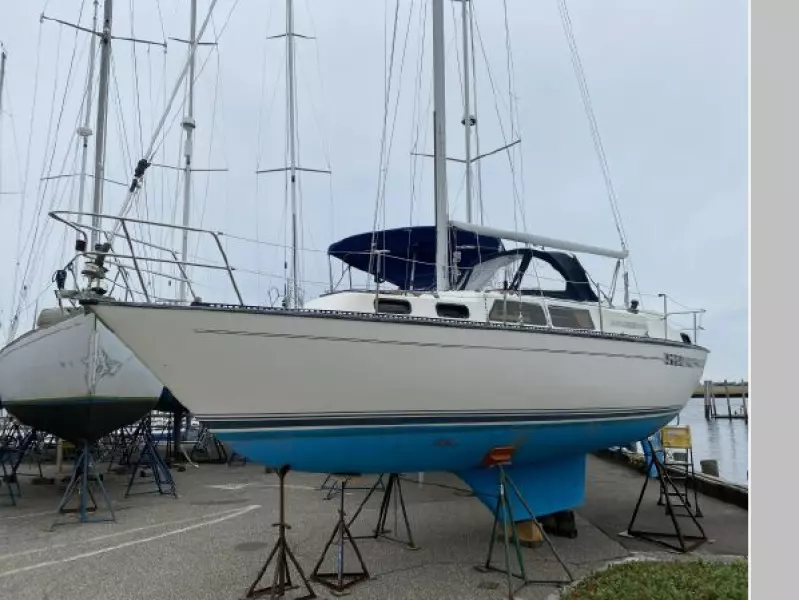 1987 S2 Center Cockpit Sloop