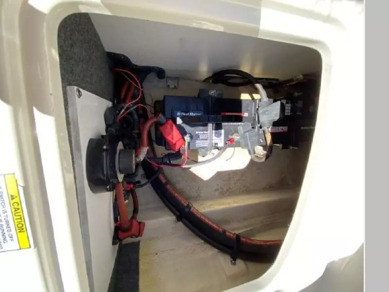 2008 Sea Ray 220 Sundeck