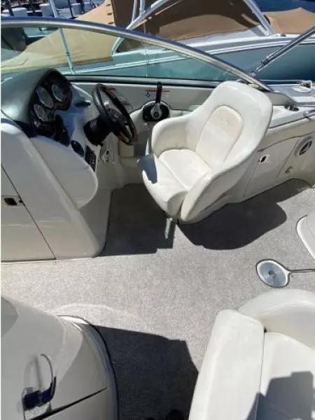 2008 Sea Ray 220 Sundeck