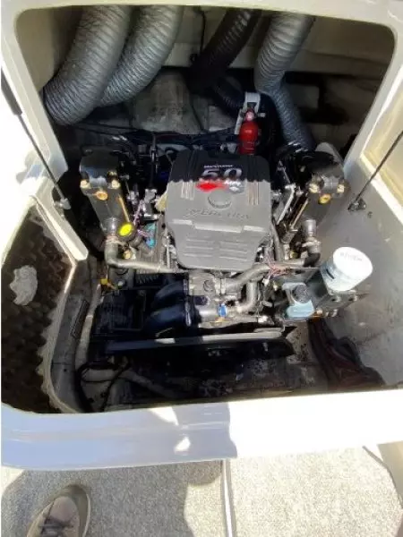 2008 Sea Ray 220 Sundeck