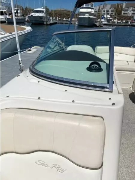 2008 Sea Ray 220 Sundeck