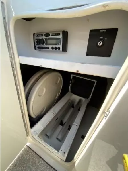 2008 Sea Ray 220 Sundeck