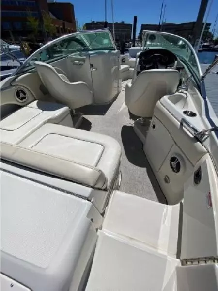 2008 Sea Ray 220 Sundeck