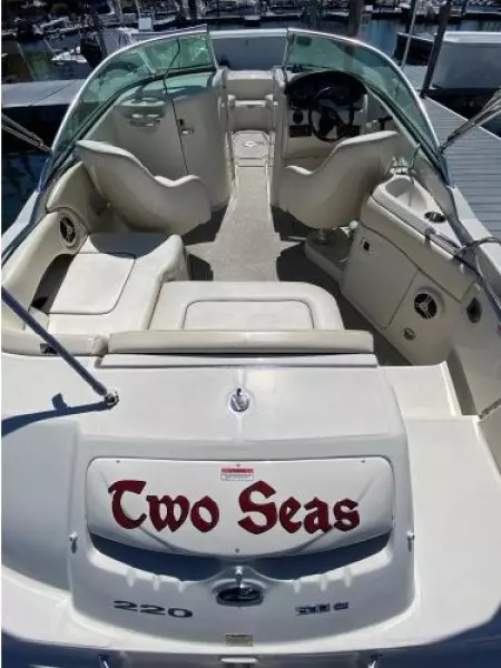2008 Sea Ray 220 Sundeck