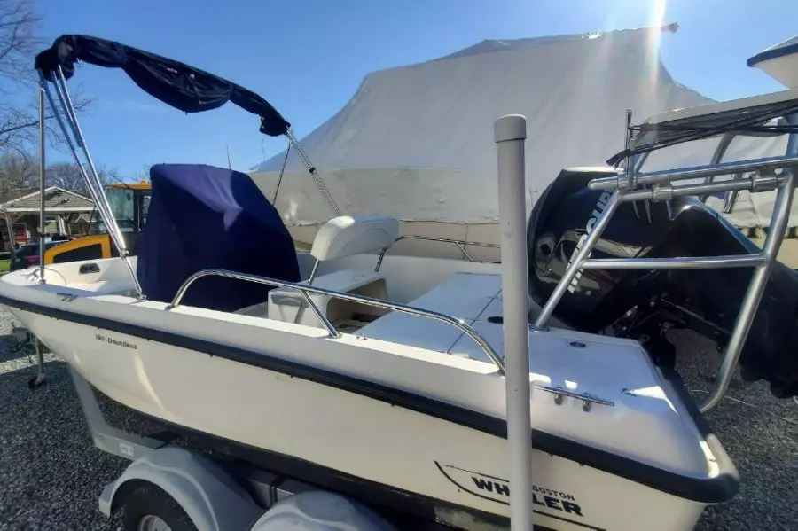 2011 Boston Whaler 180 Dauntless