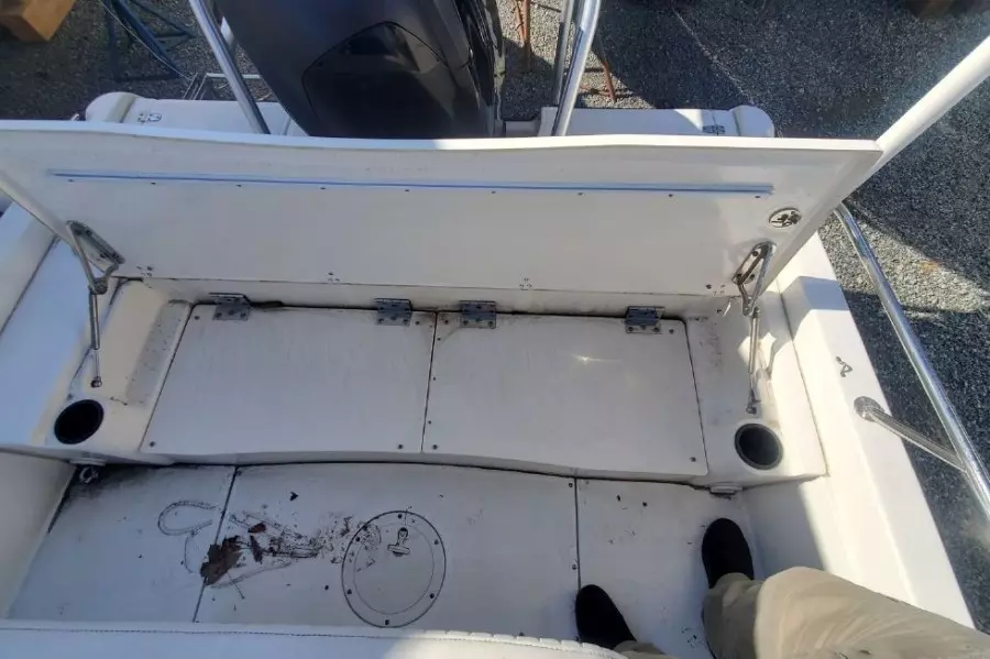 2011 Boston Whaler 180 Dauntless