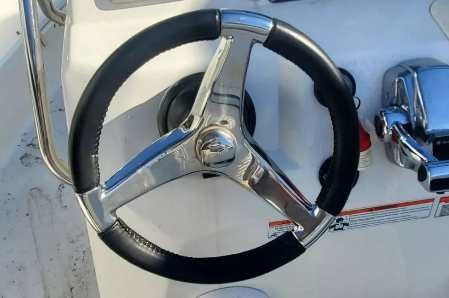 2011 Boston Whaler 180 Dauntless