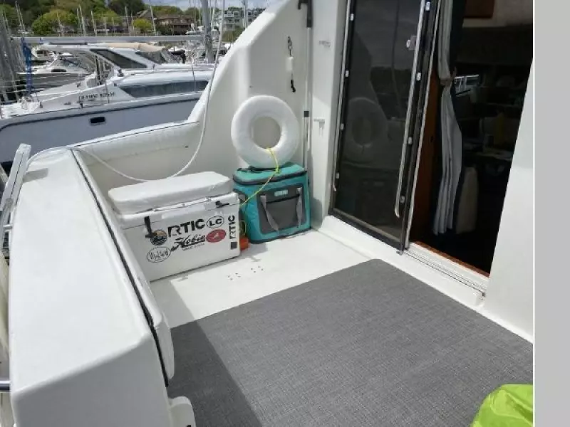 2001 Silverton 330 Sport Bridge