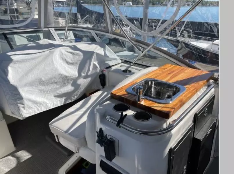 2001 Silverton 330 Sport Bridge