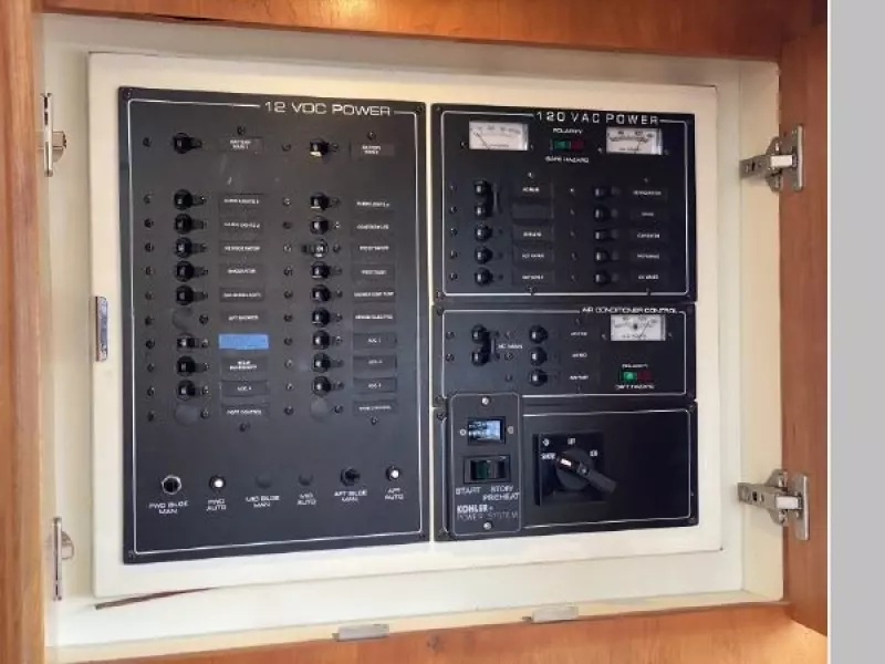 2001 Silverton 330 Sport Bridge