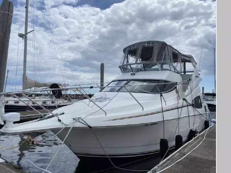 2001 Silverton 330 Sport Bridge