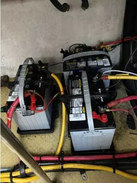 2001 Larson 330 Cabrio