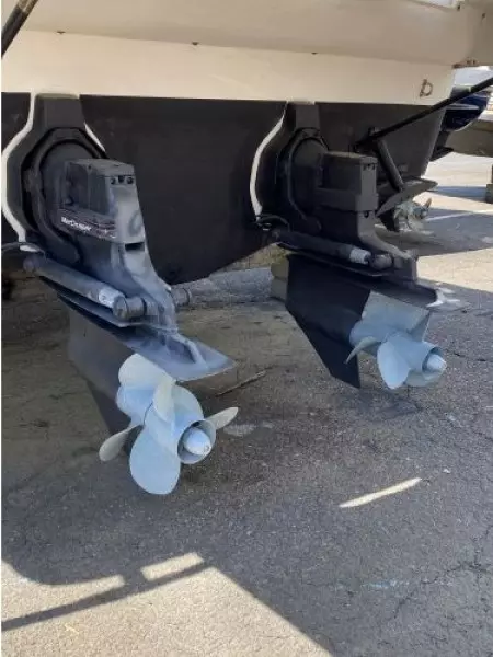 2001 Larson 330 Cabrio