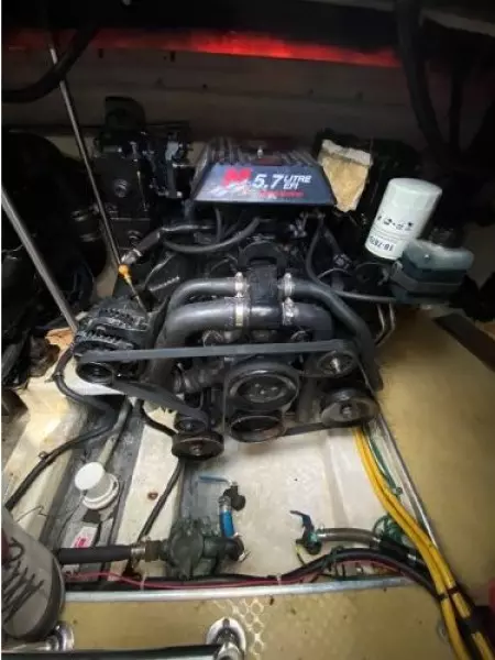 2001 Larson 330 Cabrio