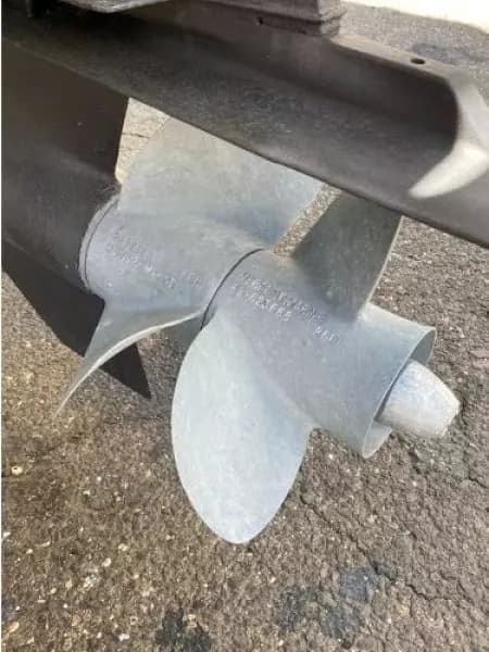 2001 Larson 330 Cabrio