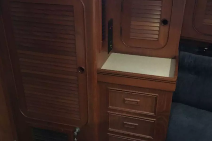 1989 Hylas Center Cockpit