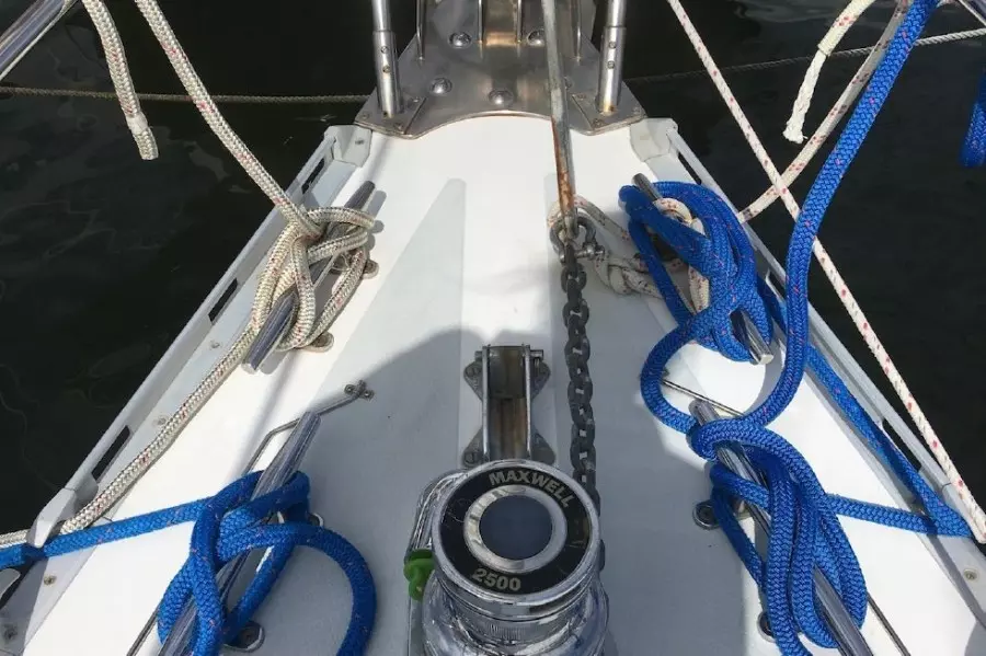 1989 Hylas Center Cockpit