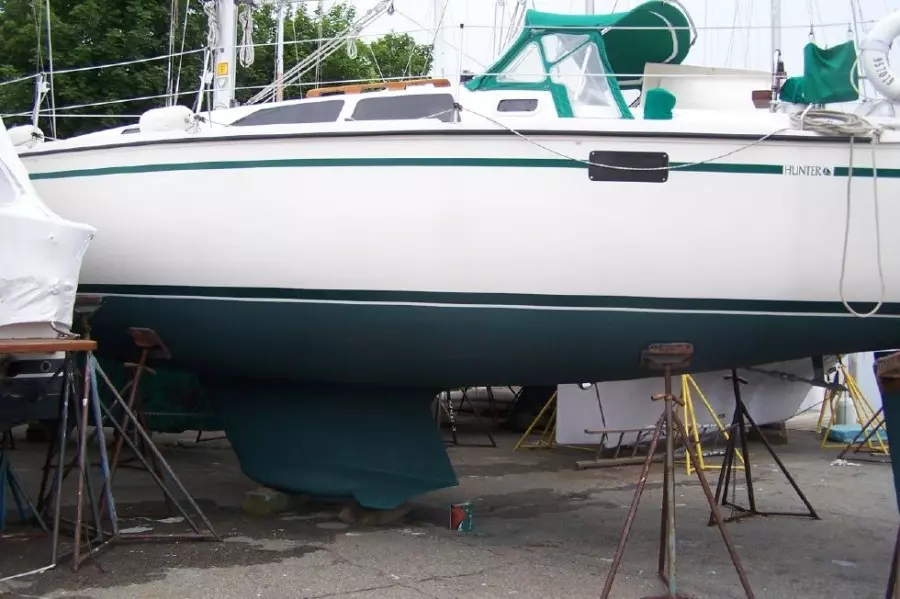 1990 Hunter 33.5