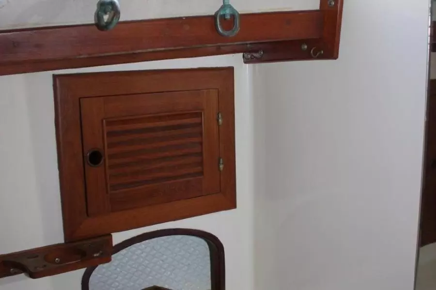 1985 Young Sun 35 Cutter