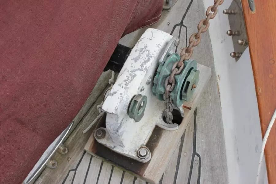 1985 Young Sun 35 Cutter