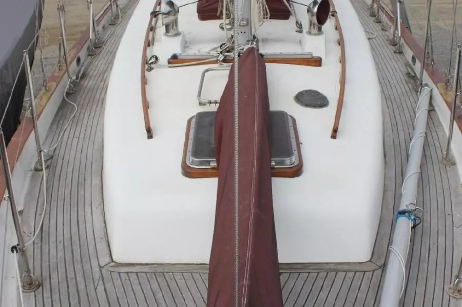 1985 Young Sun 35 Cutter