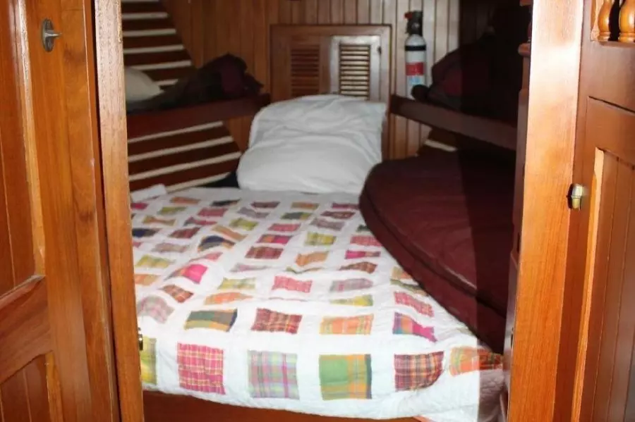 1985 Young Sun 35 Cutter