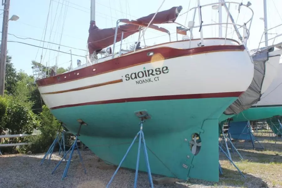 1985 Young Sun 35 Cutter