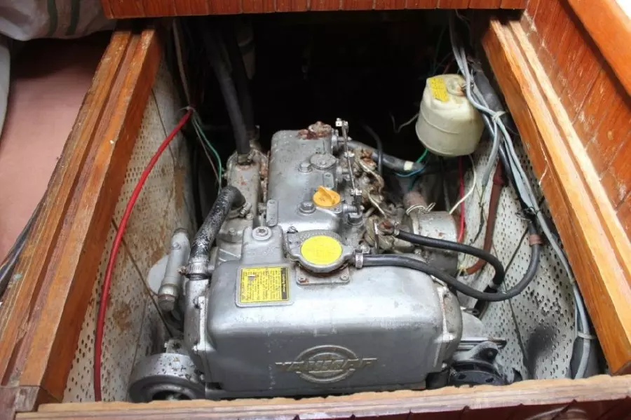 1985 Young Sun 35 Cutter