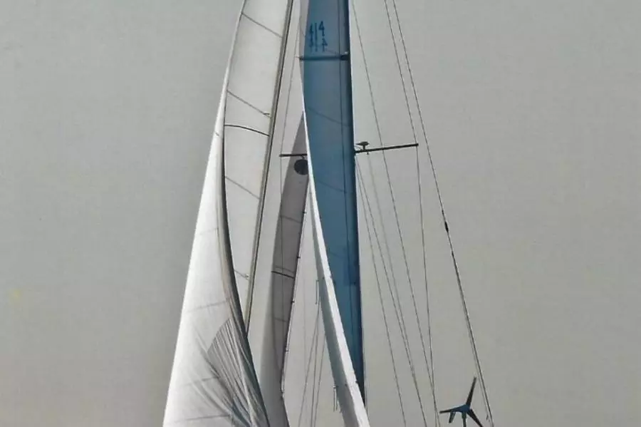 1985 Young Sun 35 Cutter
