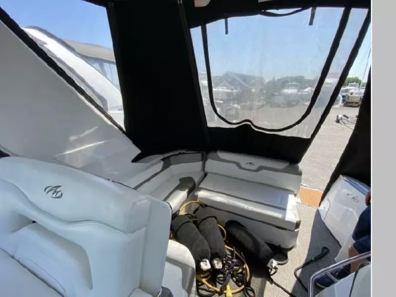 2015 Monterey 335 Sport Yacht