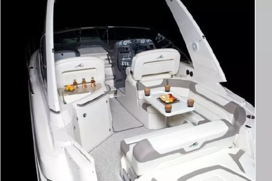 2015 Monterey 335 Sport Yacht
