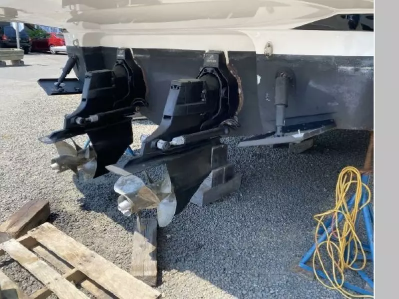 2015 Monterey 335 Sport Yacht