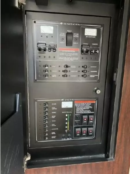 2015 Monterey 335 Sport Yacht