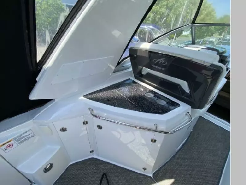 2015 Monterey 335 Sport Yacht