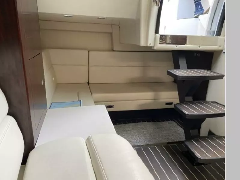 2015 Monterey 335 Sport Yacht