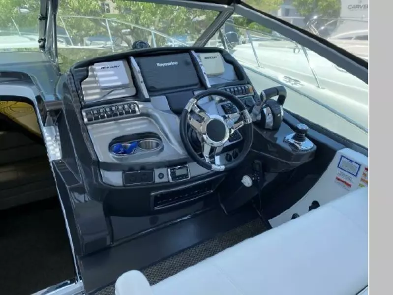 2015 Monterey 335 Sport Yacht