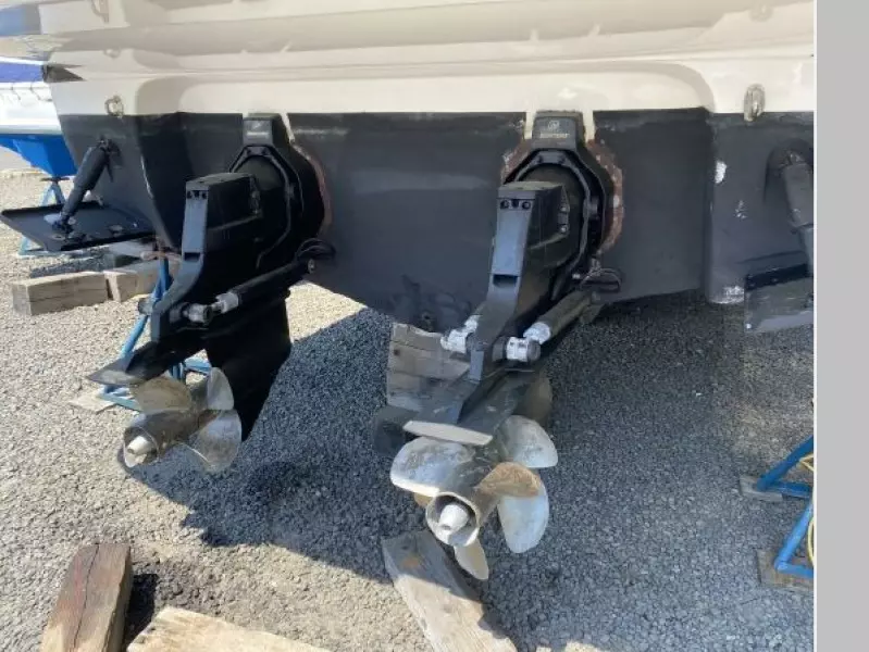 2015 Monterey 335 Sport Yacht