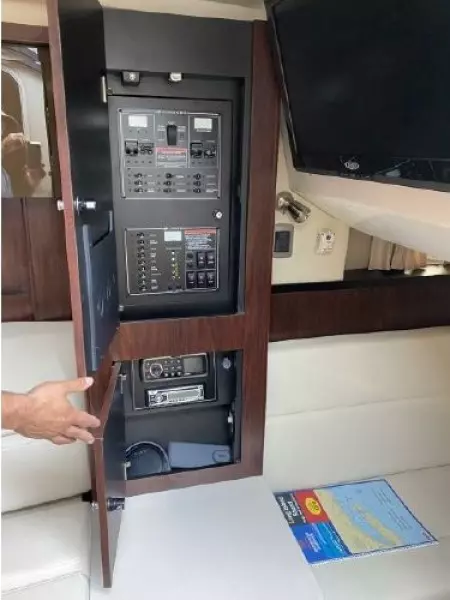 2015 Monterey 335 Sport Yacht