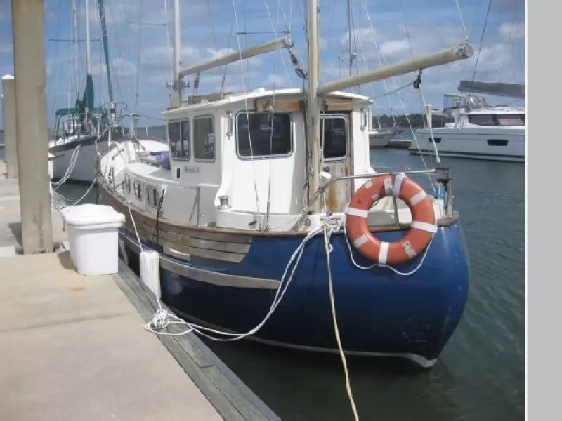 1976 Fisher Pilothouse 30