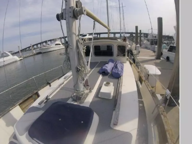 1976 Fisher Pilothouse 30