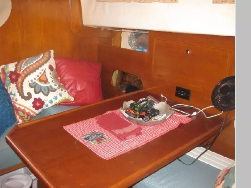 1976 Fisher Pilothouse 30
