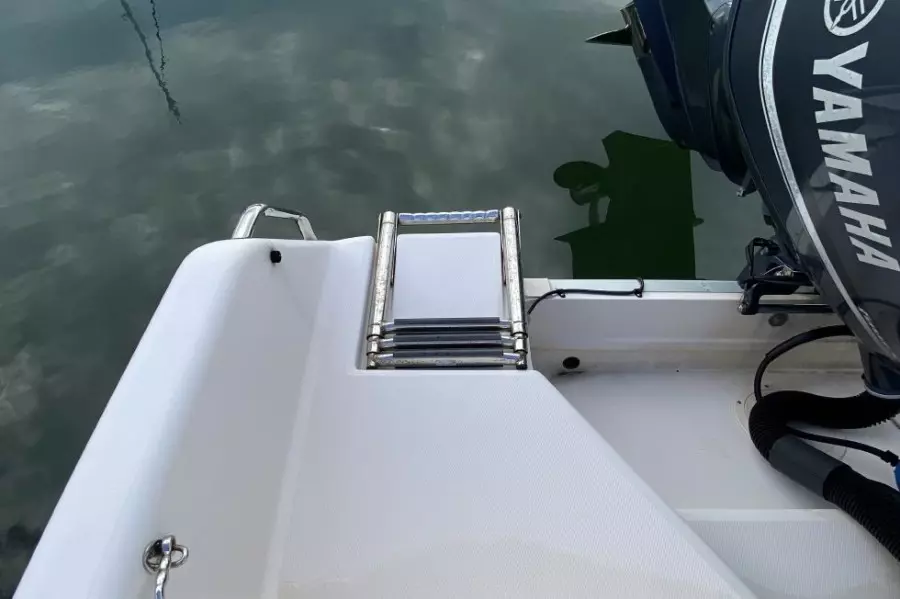 2012 Grady-White Freedom 255