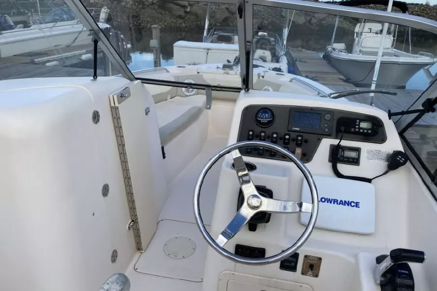 2012 Grady-White Freedom 255