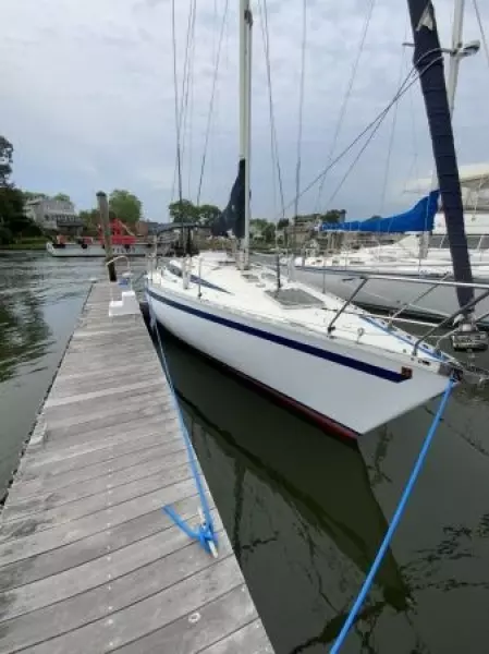 1984 Beneteau First 35
