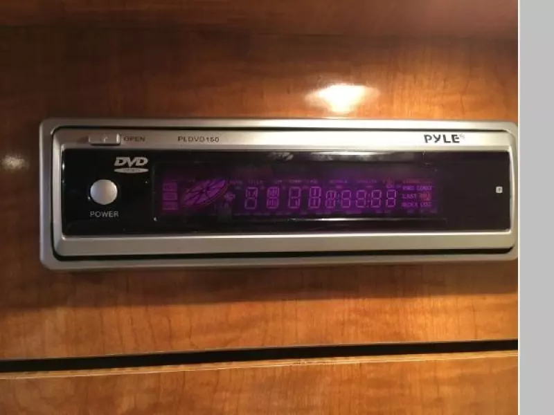 2004 Regal Commodore 3560