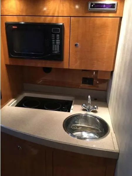 2004 Regal Commodore 3560