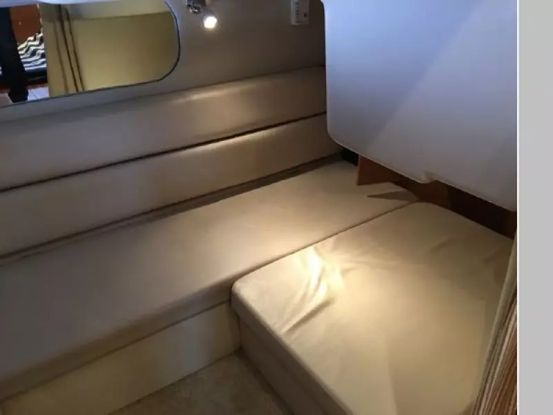 2004 Regal Commodore 3560