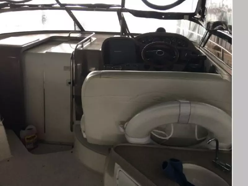 2004 Regal Commodore 3560