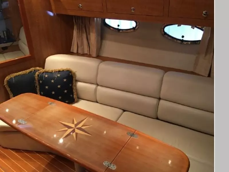 2004 Regal Commodore 3560